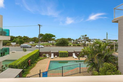 BEACH BLISS LUXURIOUS APARTMENT With POOL - Accommodation Sunshine Coast 1