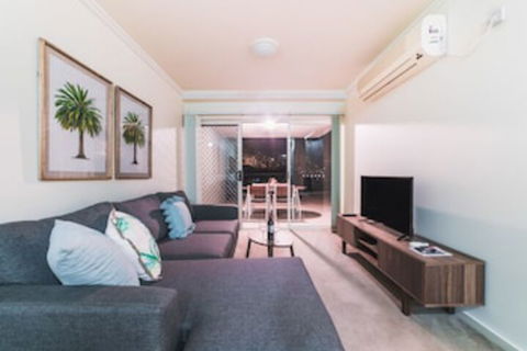 Absolute Riverfront One Bedroom Apartment - Accommodation Newcastle 0