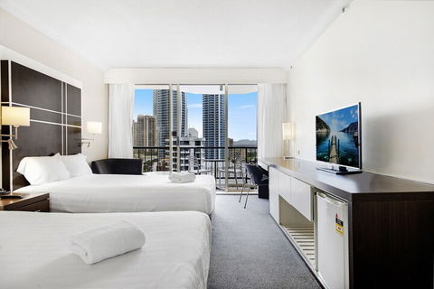 Private Apartment In The Heart Of Surfers Paradise - Cruises Travel 4