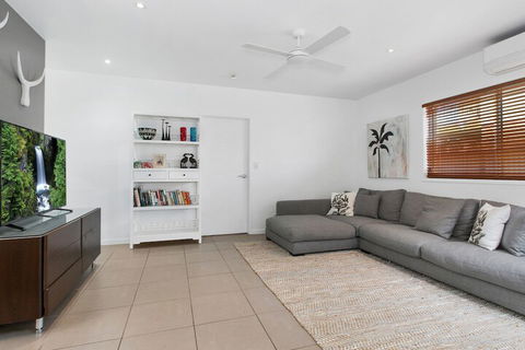 BEACH HOUSE On PEARL - Carnarvon Accommodation 2