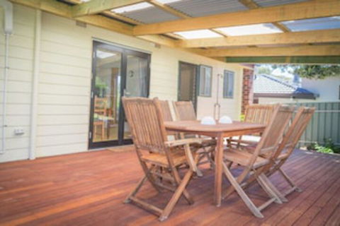 17 Broadbeach Drive - Accommodation Directory 0