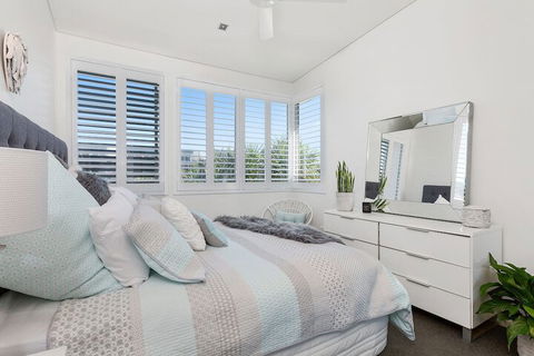 COASTAL CHIC At CASUARINA - Accommodation Airlie Beach 1