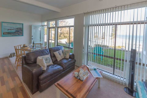 King Of North Bay 103 Gold Coast Drive - Accommodation Directory 6
