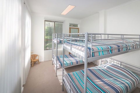 King Of North Bay 103 Gold Coast Drive - Accommodation Directory 7
