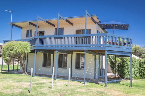 Sandy Feet 31 Gold Coast Drive - Accommodation Directory 2