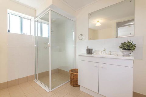 Carrickalinga Seahaven: Coastal Escape 4brm 29 Riverview Drive - Northern Rivers Accommodation 7