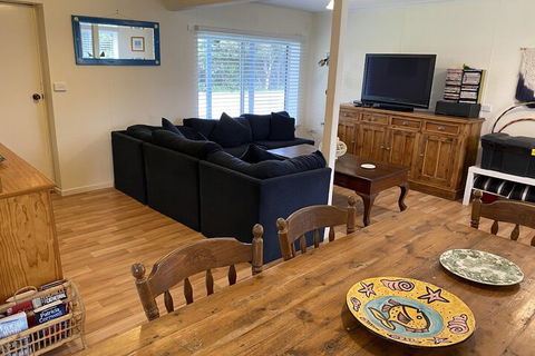 Carrickalinga Seahaven: Coastal Escape 4brm 29 Riverview Drive - Northern Rivers Accommodation 4