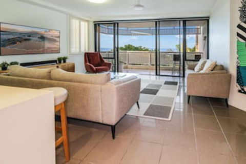 North Shore Towers - Lightning Ridge Tourism 0