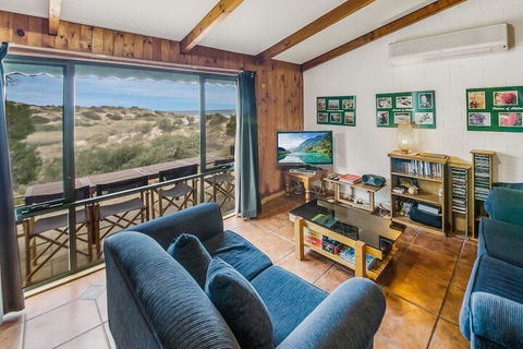 Socks N Sandals 34 Riverview Drive - Mackay Tourism 6