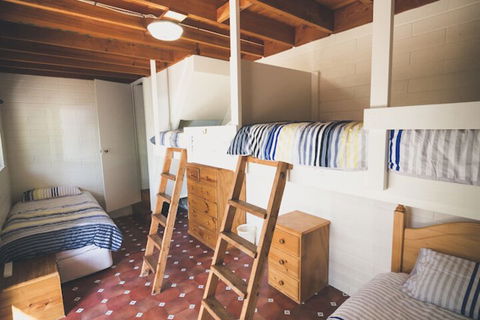Socks N Sandals 34 Riverview Drive - Mackay Tourism 4