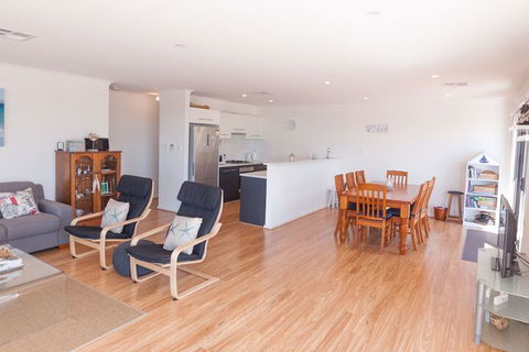 Lady Bay Getaway 12 Lady Bay - Accommodation Directory 7