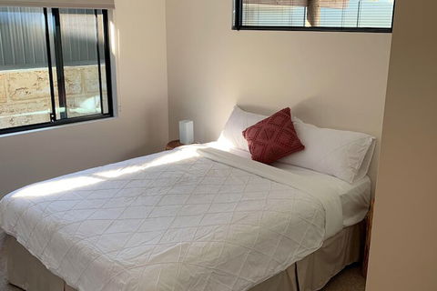 Oceans Islands & Whales - Accommodation Sunshine Coast 2