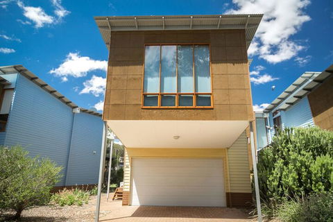 South Shores Villa 50 South Shores Normanville - Accommodation Newcastle 1
