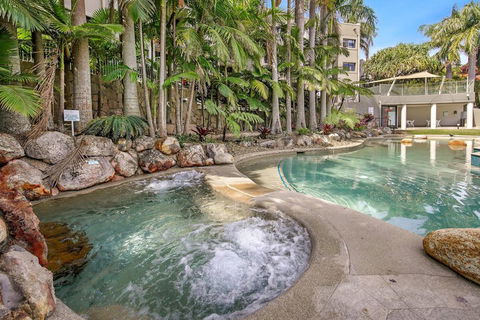 Stunning Ocean Views Large 3 Bedroom - Yamba Accommodation 3