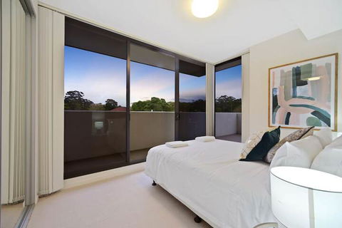 HomeHotel Spacious Luxury Apt Next To Shopping - Accommodation Find 4