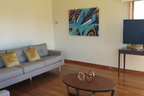 Port Life Beach House - Accommodation Newcastle 0