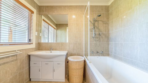 Loch Retreat 550m TO Town - Victoria Tourism 2