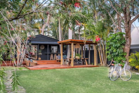 A PERFECT STAY - 3 Salty Sisters - Whitsundays Tourism 0