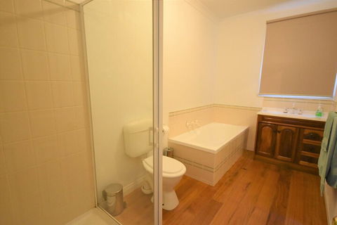 Surfs UP Surf Side - Accommodation QLD 3