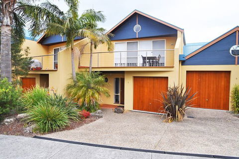 THE Sails 8 Linen Included Central Location - Byron Bay Accommodation 1