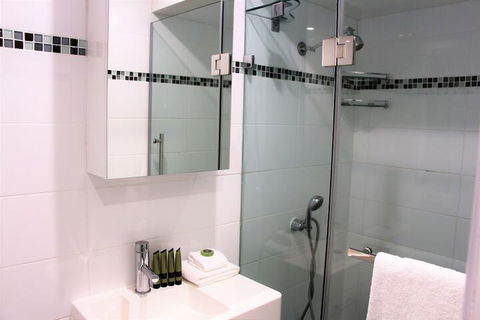 Bondi Beach Apartment Wifi & Netflix - Brisbane Tourism 5