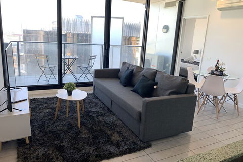 JC Water View Apartment On La Trobe - Cruises Travel 6