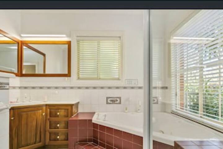 Angaston House - thumb 1