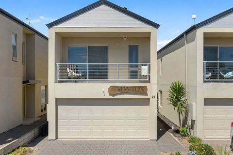 Wenneelys 26 / 45 St. Andrews Boulevard - Casino Accommodation 2