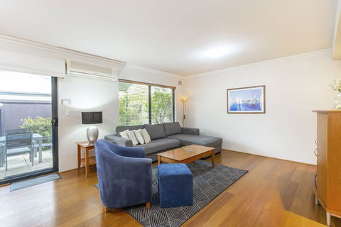Coode Street Townhouse - Accommodation Sydney 7