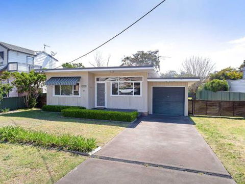 Shoalz 28 Rigney Street Renovated Pet Friendly Cottage & Boat Parking - Holiday Melbourne 0