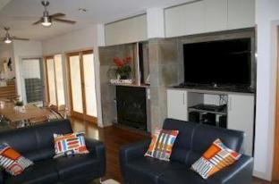 Maleny Grove - Broome Tourism 3