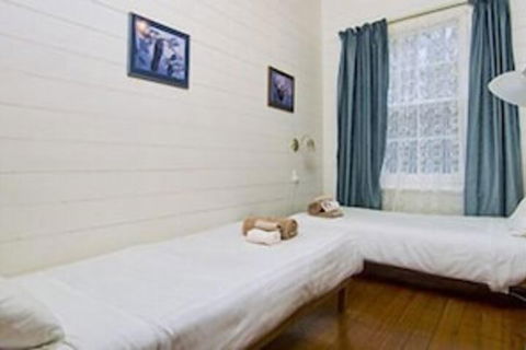 Lake Leake Inn - Holiday Melbourne 5