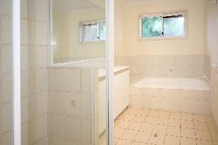 Redman Place 2 / 9 - WA Accommodation 5