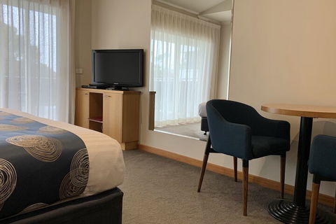 Eugenies Luxury Accommodation - Accommodation Ballina 6