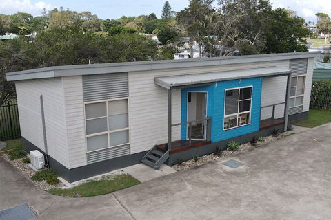 The Bowlo Holiday Cabins - Accommodation QLD 6