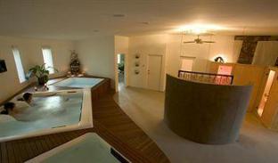 Aquador Retreat - Wagga Wagga Accommodation 5
