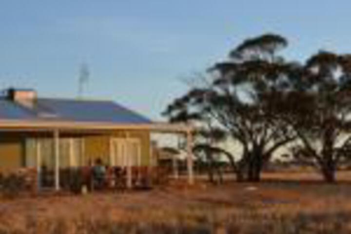 South Kukerin ACT Accommodation QLD