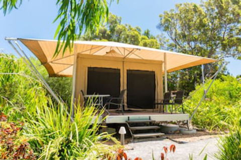 Castaways Moreton Island - Accommodation Newcastle 0