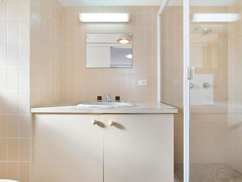 Border Terrace Unit 13 Large Apartment Walk To Beaches & Clubs - Accommodation Australia 3