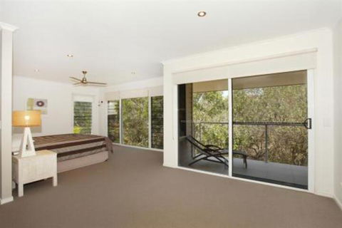60 Beachway Parade Marcoola 500 BOND Linen Supplied - Holiday Melbourne 5