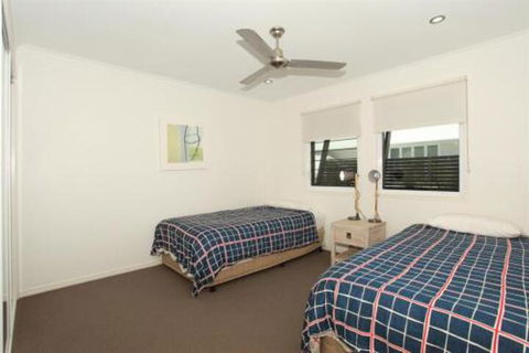 60 Beachway Parade Marcoola 500 BOND Linen Supplied - Holiday Melbourne 4