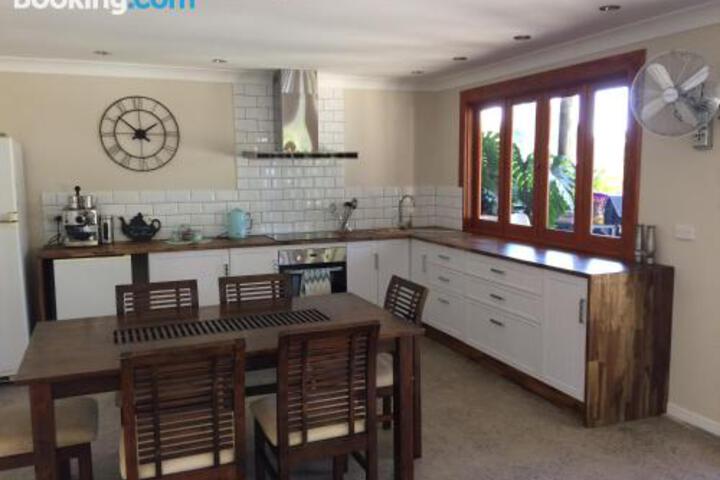 Takura QLD Carnarvon Accommodation