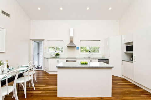 Shells Coastal Beach House - New South Wales Tourism  6