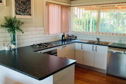 Lakeview Lodge - Bundaberg Accommodation 6
