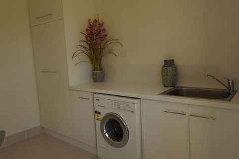 Sanctuary In The Valley - WA Accommodation 1