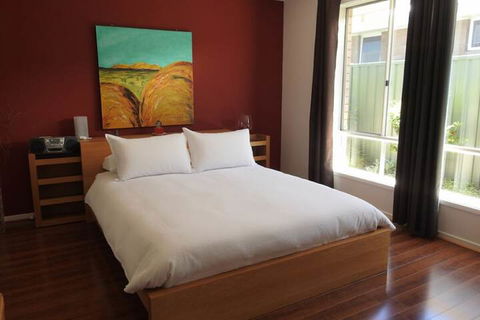 Sanctuary In The Valley - WA Accommodation 6