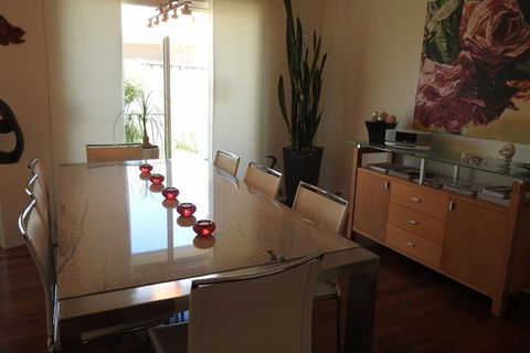Sanctuary In The Valley - WA Accommodation 2