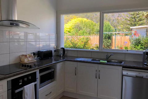 Seaside Retreat - Surfers Gold Coast 7