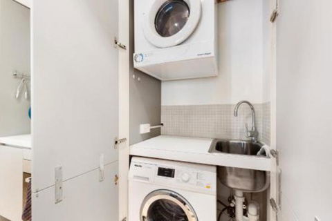 Surry Hills Modern Two Bedroom 13 CRN - Holiday Sydney 5