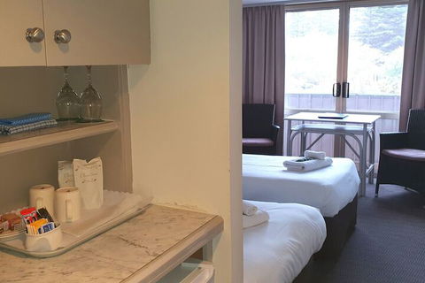 Hotel Victor - WA Accommodation 4